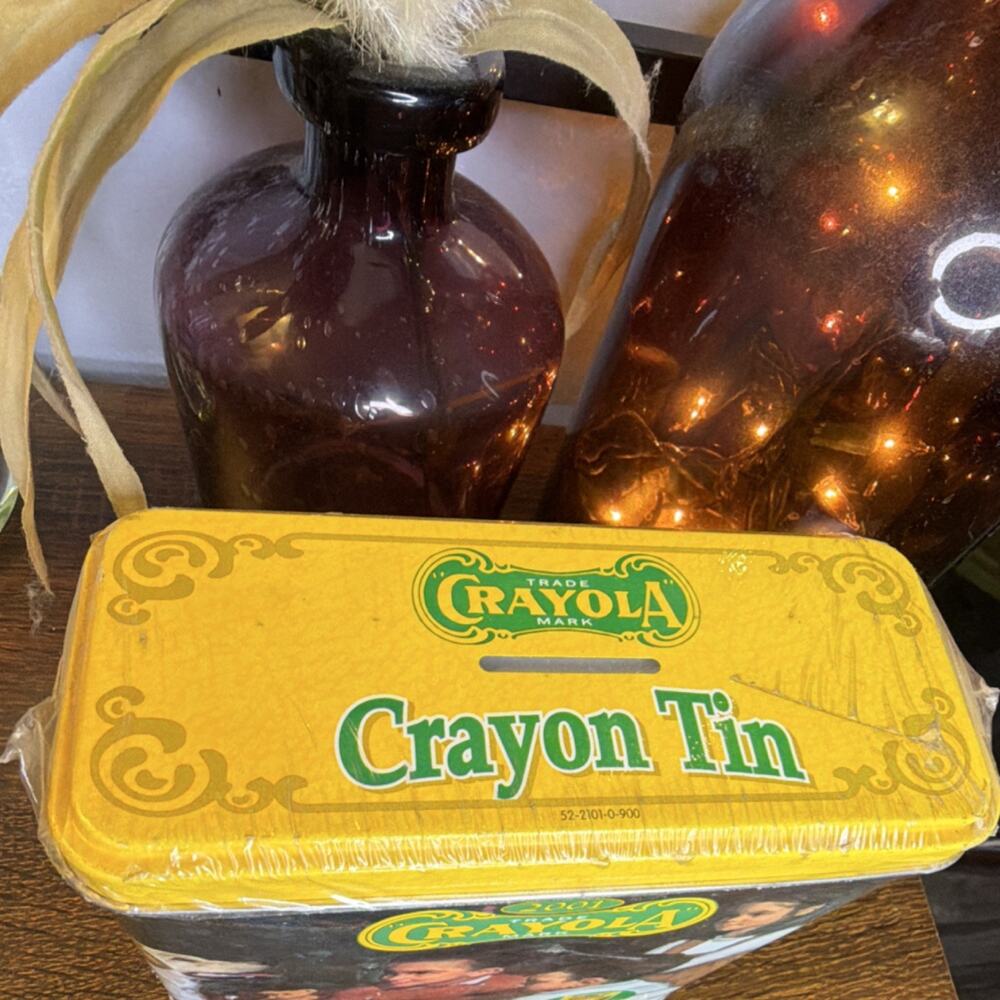 Crayola 2001 Collectible Crayon Tin Yellow Advertising Tin Multicolor - Picture 4 of 4
